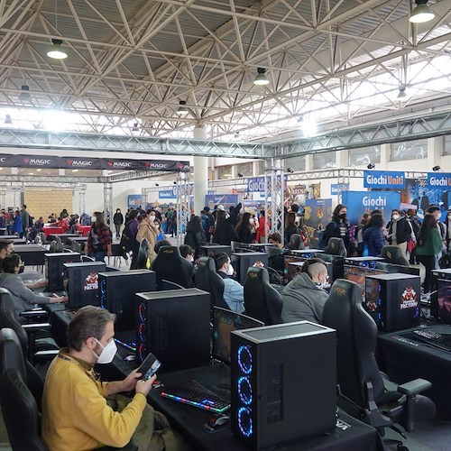 Migliaia alla Mostra d'Oltremare di Napoli per ripartenza del Comicon