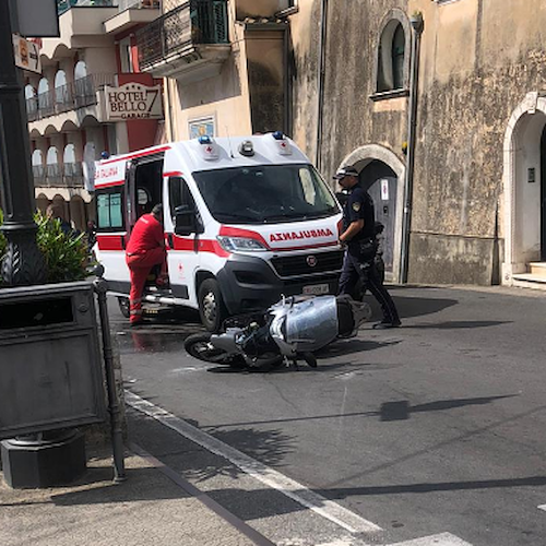 Minori, Costiera Amalfitana. Scontro tra moto e scooter, due feriti al pronto soccorso di Castiglione [FOTO]