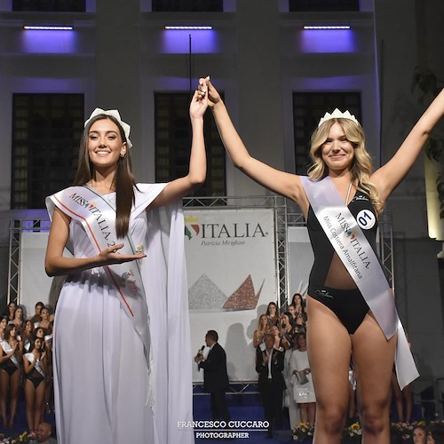 Miss Italia 2022, la 19enne Cristina Palumbo vince la finale regionale di Cava de’ Tirreni