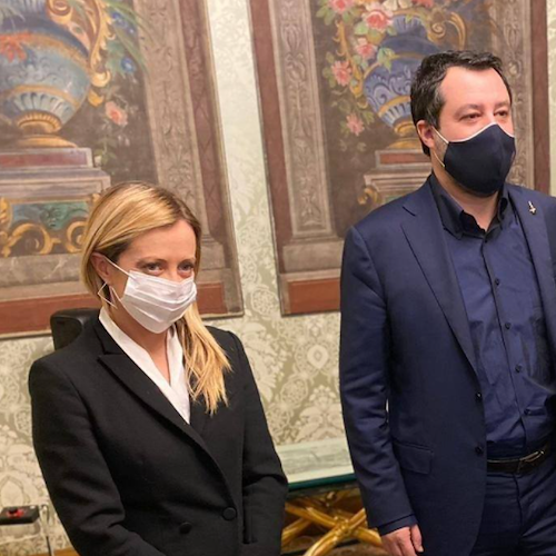 «Non vacciniamo i nostri figli», la scelta di Salvini e Meloni diventa un caso 