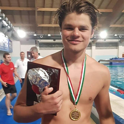 Nuoto: il cavese Michele Sudomlyac si laurea campione d'italia Under 20 con il Pallanuoto Posillipo