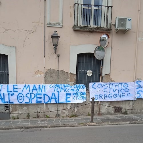Ospedale di Cava de' Tirreni, lanciata petizione per chiedere le dimissioni dell'assessore Lamberti