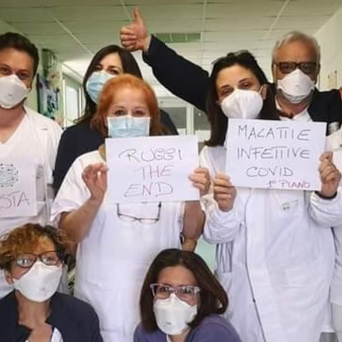 Ospedale di Salerno, chiude il reparto Covid. La gioia del Sindaco: «Abbiamo vinto una battaglia»