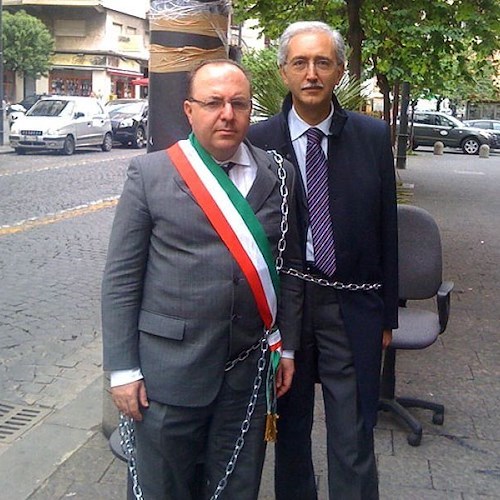 Marco Galdi e Giovanni Baldi incatenati