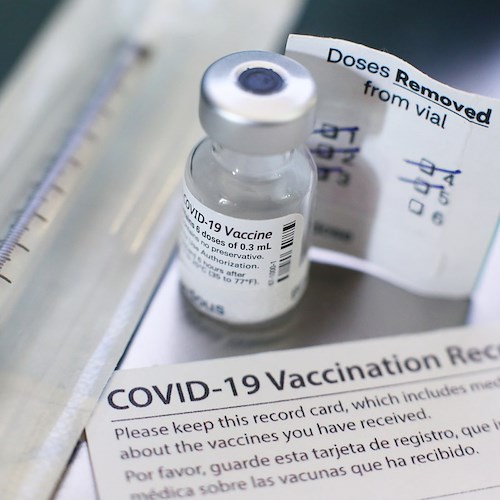 Over 50 non vaccinati contro il Covid, arrivano le multe per 10mila salernitani
