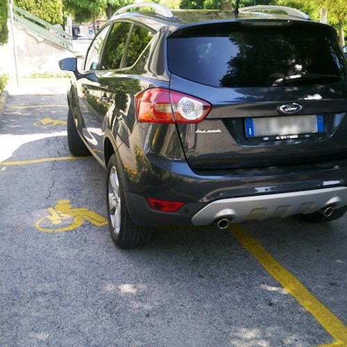 Parcheggi in posti disabili, a Cava de' Tirreni aumentano gli incivili