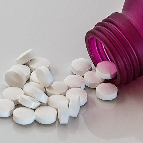 Paxlovid, ecco la pillola anti-Covid di Pfizer: Ema autorizza l'immissione in commercio 