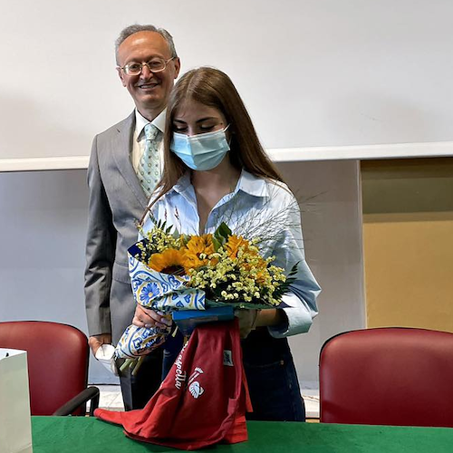 Perde gamba per salvare l'amica, Giulia riceve il Premio Resilienza di Legambiente Cava 