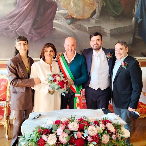 Petrone torna a celebrare matrimonio dopo l'addio al saio: a Cava de' Tirreni il "sì" di Antonella e Luigi