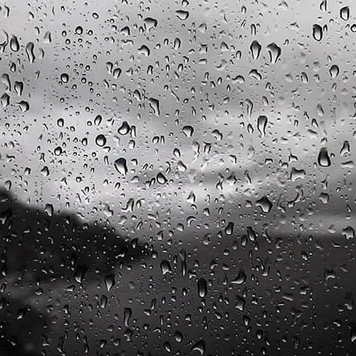 Piogge e temporali sulla Campania, domenica 25 novembre allerta "Gialla"