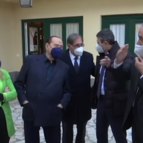 Quirinale, centrodestra candida Berlusconi: «È la figura adatta». Ieri summit a Villa Grande 