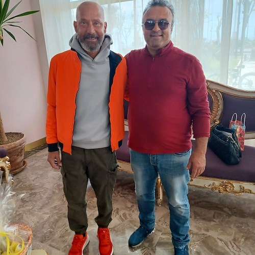 Relax a Maiori per Gianluca Vialli: «Ogni volta un'accoglienza calorosa. La Costiera Amalfitana è straordinaria»