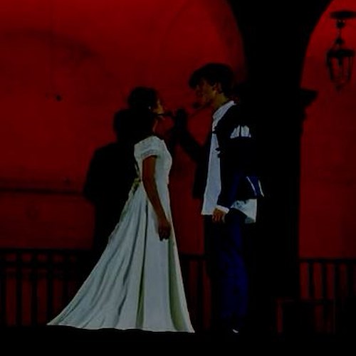 Romeo e Giulietta, emozioni in scena a Cava de' Tirreni
