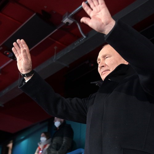 Russia, il discorso di Putin a Mosca. Cita la Bibbia e carica la folla: «Attueremo tutti i nostri piani»