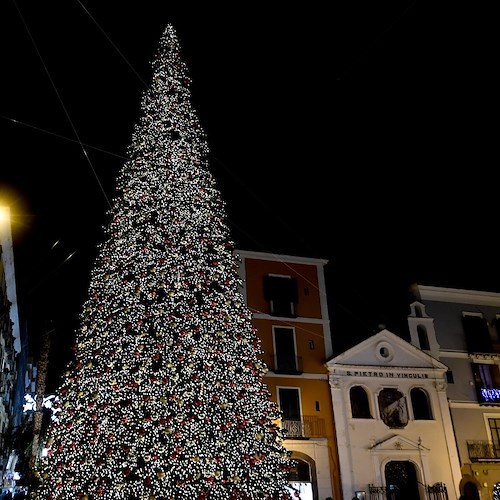 Salerno, misure di sicurezza anti Covid per "Luci d'Artista": inibito l'uso di alcune strade