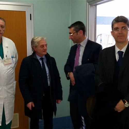 Sanità: commissario Cantone in visita all'ospedale di Cava de' Tirreni