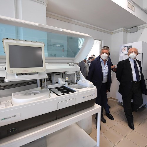 Sanità, De Luca: «Costretti a chiudere i Pronto soccorso marginali». FdI: «La colpa è sua, non del Governo Meloni»