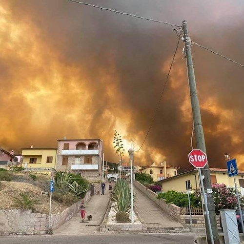 Sardegna in fiamme, devastati 20 mila ettari e oltre 1000 sfollati 