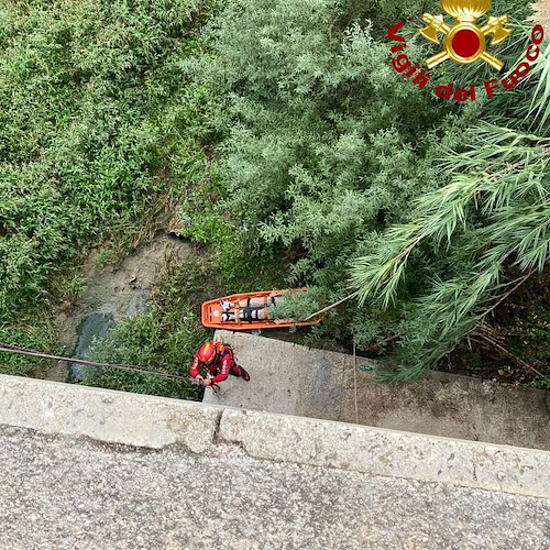 Scomparso da ore, 30enne ritrovato ferito sotto il ponte del Tusciano 