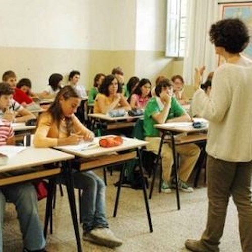Scuola: trasferimento dei docenti, iniziativa della Regione Campania