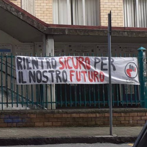 Scuole a Cava de' Tirreni, domani confronto tra gli istituti superiori: «Vogliamo ritorno sicuro per il nostro futuro!»