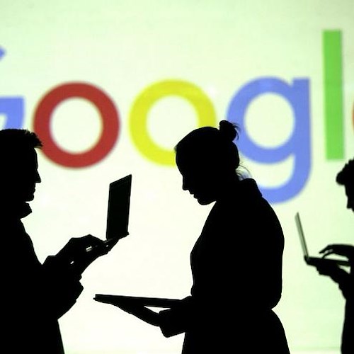 Tecnologia, Google rivela: «Non usate troppo lo smartphone»