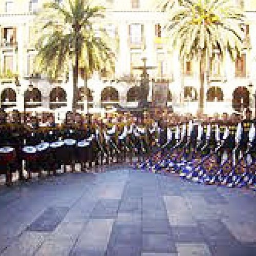 Gli "Sbandieratori delle Torri Metelliane" a Barcellona