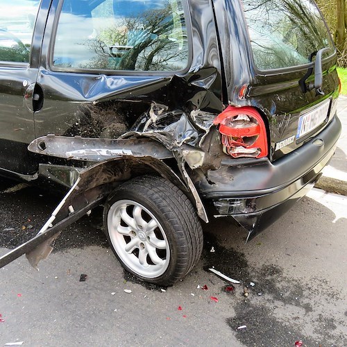 Tragedia ad Eboli: scontro tra auto e moto, perde la vita 28enne