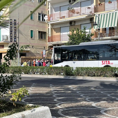 Trasporti, in Campania abbonamenti gratuiti per gli studenti: da oggi parte la sottoscrizione online 