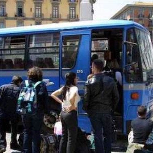 Trasporto pubblico, Regione annuncia abbonamenti gratuiti per gli studenti