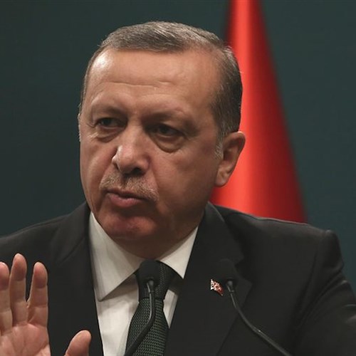 Turchia: Parlamento approva stato d'emergenza e sospende Convenzione europea sui diritti umani