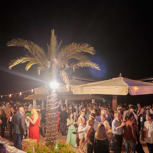 Tutto pronto per "Buonissimi 2023", il charity event alle Rocce Rosse del Lloyd’s Baia Hotel di Vietri sul Mare
