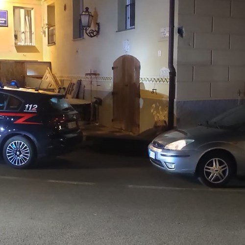 Ubriaco e drogato alla guida tampona l'auto dei Carabinieri a Minori: denunciato e patente sospesa /Foto