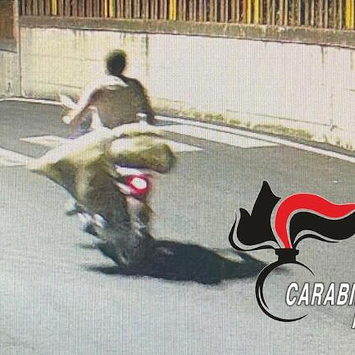 Uccide connazionale e trasporta il cadavere sullo scooter, choc a Napoli 