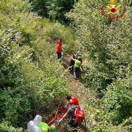 Ucciso e fatto a pezzi dalla famiglia, il corpo di Ciro trovato e recuperato in un dirupo a Giffoni