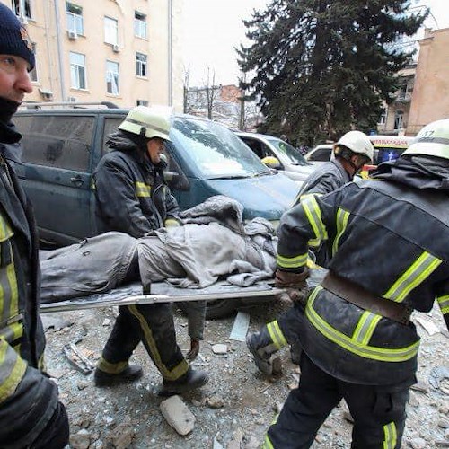 Ucraina, 400 italiani bloccati nel Paese: 34 si trovano nelle città assediate