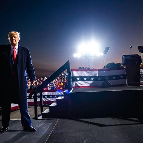 Ucraina, Trump: «Guidati da leader stupidi, con me presidente non sarebbe mai scoppiata la guerra»