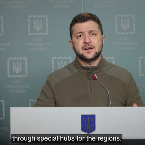 Ucraina, Zelensky: «Sequestrato convoglio umanitario vicino Mariupol»