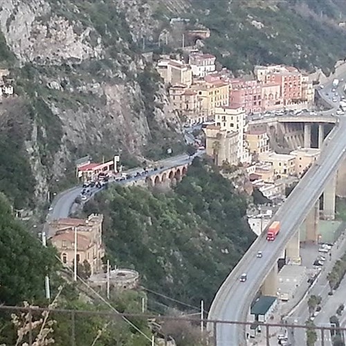 Un semaforo sulla Vietri-Salerno dal 16 maggio al 25 giugno