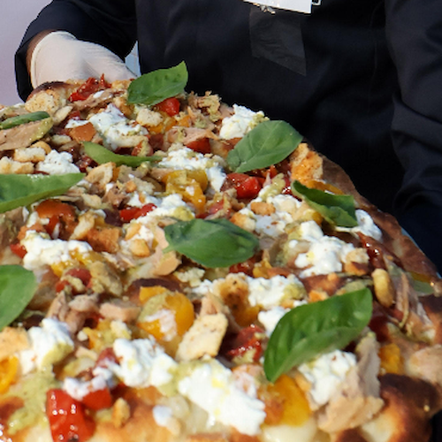 "Una Pizza per l'Estate 2023", Alessandro Della Monica di Cava de' Tirreni propone la sua "Colori d'Estate"