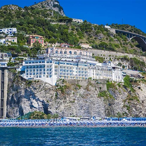 Vietri sul Mare: Lloyd’s Baia Hotel mette a disposizione stanze per sfollati terremoto