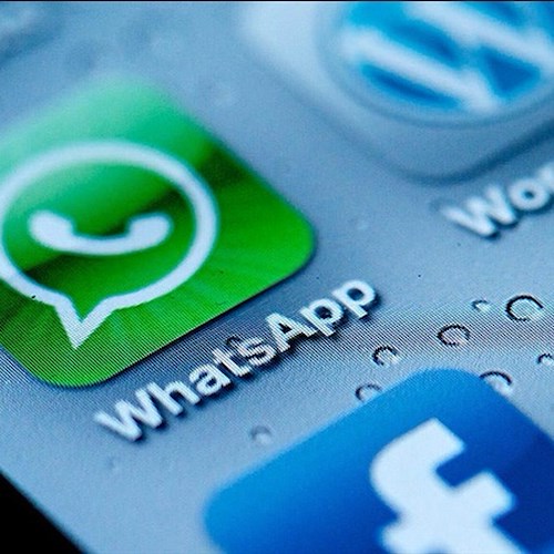 Whatsapp vietato ai genitori per le riunioni scolastiche