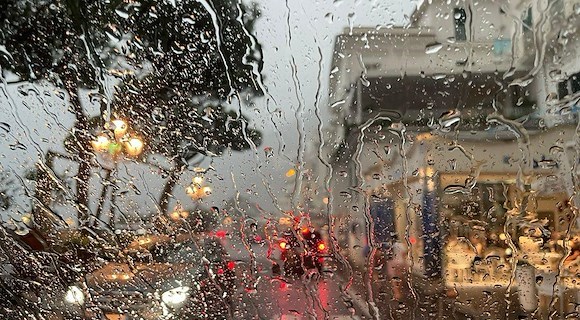 Allerta meteo arancione in Campania: in arrivo piogge e temporali 