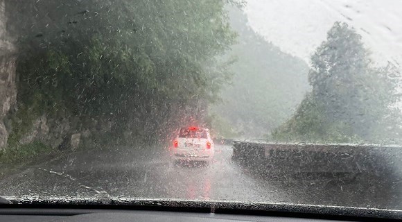 Allerta meteo gialla su tutta la Campania per temporali improvvisi e intensi 