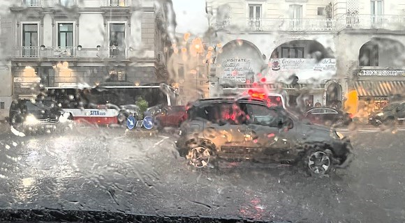 Campania, in arrivo allerta meteo Gialla per piogge e temporali 