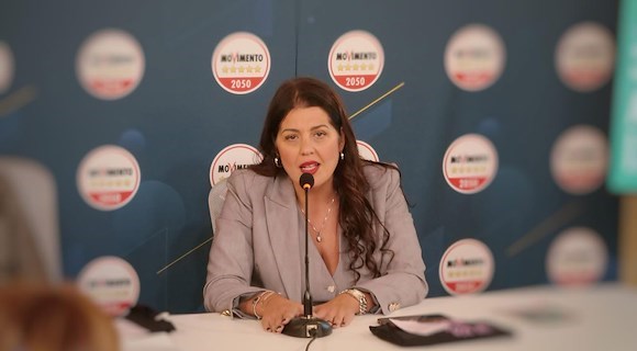 Cava de’ Tirreni, Bilotti (M5s): «Profonda vicinanza alla donna vittima di tentato femminicidio. Basta parlare di "raptus"»