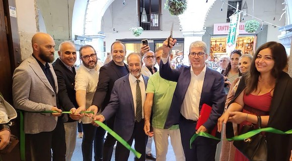 Cava de’ Tirreni celebra i 50 anni dei Pistonieri Santa Maria del Rovo con una mostra immersiva