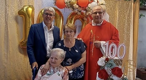Festa a Cava de’ Tirreni: “Zi Nannina” compie 100 anni