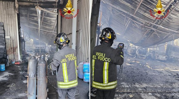 Incendio in un deposito di automobili a Nocera Inferiore, ferito il proprietario 