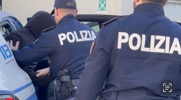 Nocera Inferiore, resistenza a pubblico ufficiale: uomo arrestato dopo un lungo inseguimento 